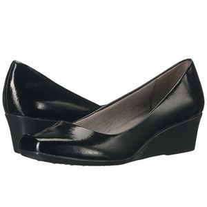 Lifestride comfortable wedge pump black